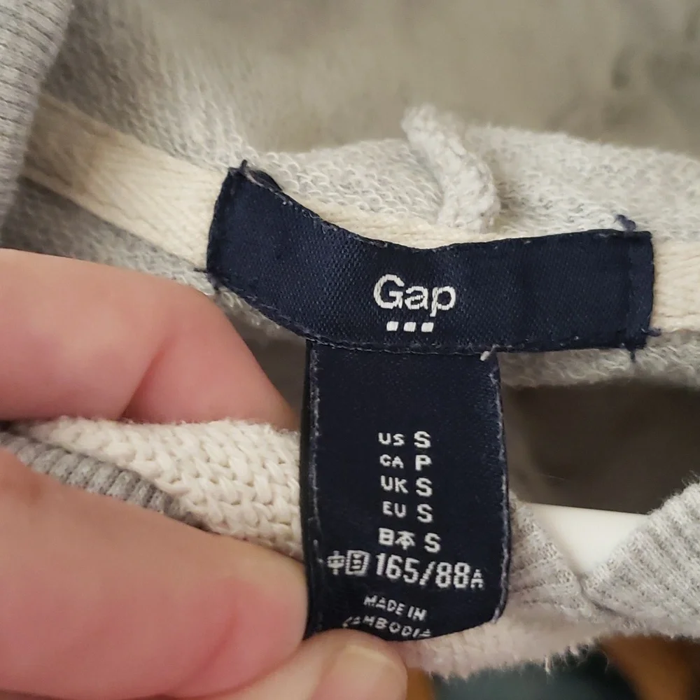 GAP Light gray hoodie size small lettering has shimmer EUC - Picture 8 of 8